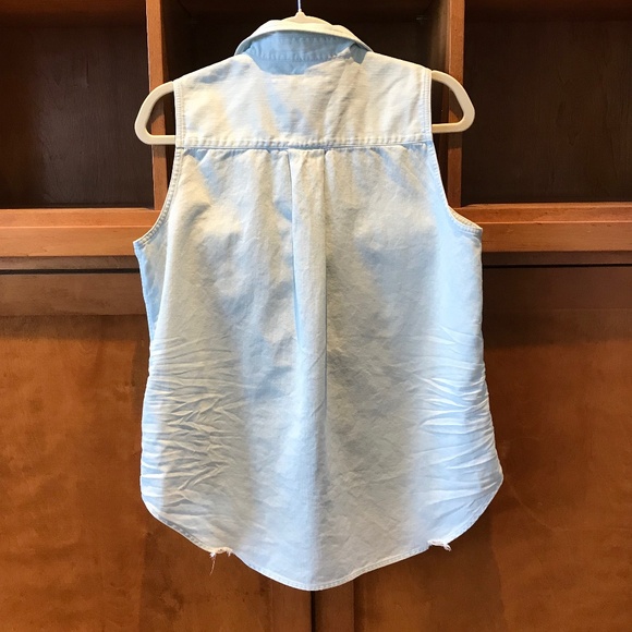 FRANK & EILEEN FIONA WOVEN BUTTON UP TATTERED WASH DENIM - Picture 6 of 10